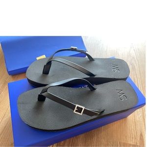 Stuart Weitzman Crystal Thong Flatform Sandal size 7